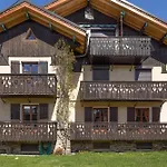 Les 4 As Apartment